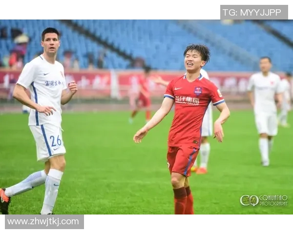 力帆与延边激战正酣双方拼尽全力争夺胜利荣耀